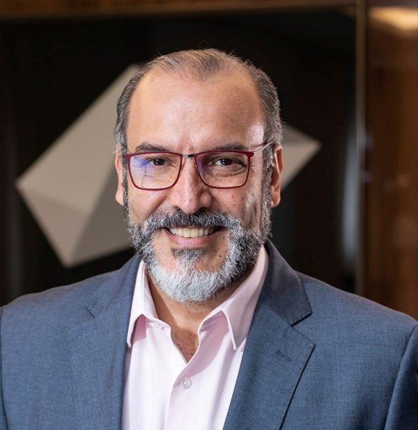 Tributarista do escritório participa de debate da APET sobre “ICMS-Combustível”