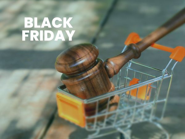 mini carrinho com martelo de direito dentro