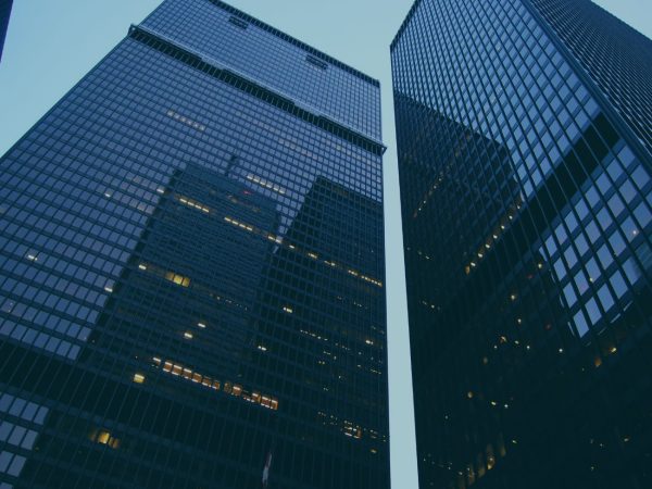 A dobra do frete como indenização pelo não cumprimento dos requisitos legais do pagamento do vale-pedágio