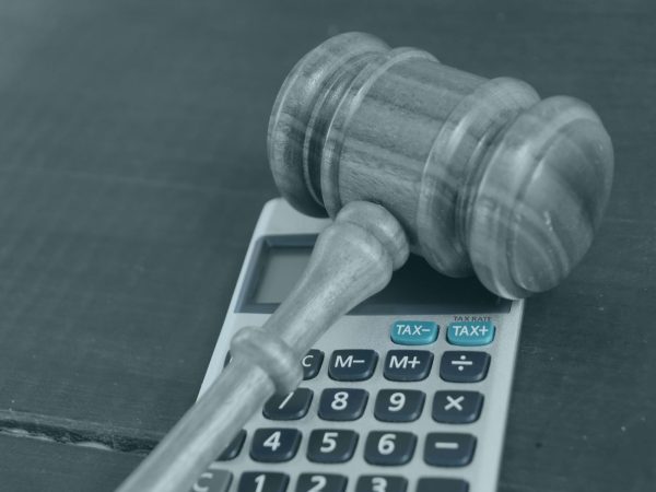 STJ DECIDE EM SEDE DE REPETITIVO SOBRE A RESTITUIÇÃO/COMPENSAÇÃO DO ICMS/ST PAGO A MAIOR E AFASTA O ART. 166, DO CTN