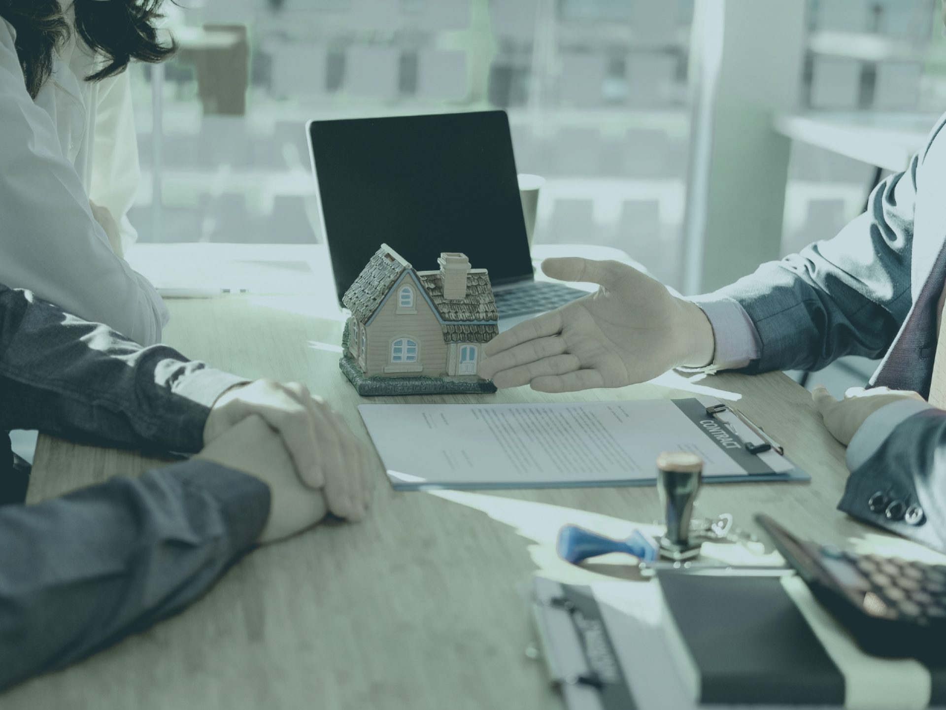 TEMA 1.099: STJ fixa prazo de 10 anos para devolução da corretagem em caso de rescisão por atraso na entrega do imóvel