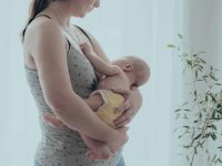 Flexibilização da licença-maternidade e salário-maternidade em casos de saúde pós-parto