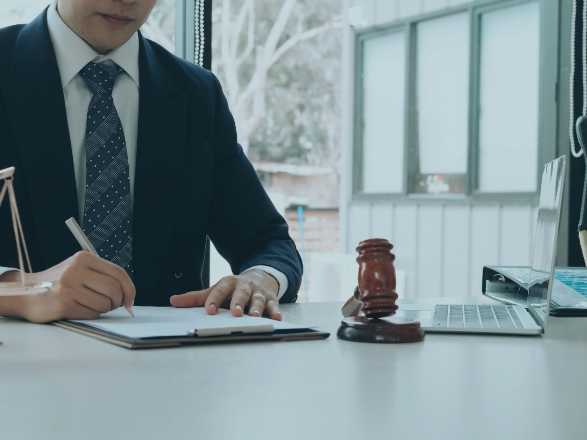 STJ decide que honorários advocatícios contratuais não podem ser incluídos em ação de execução de cotas condominiais