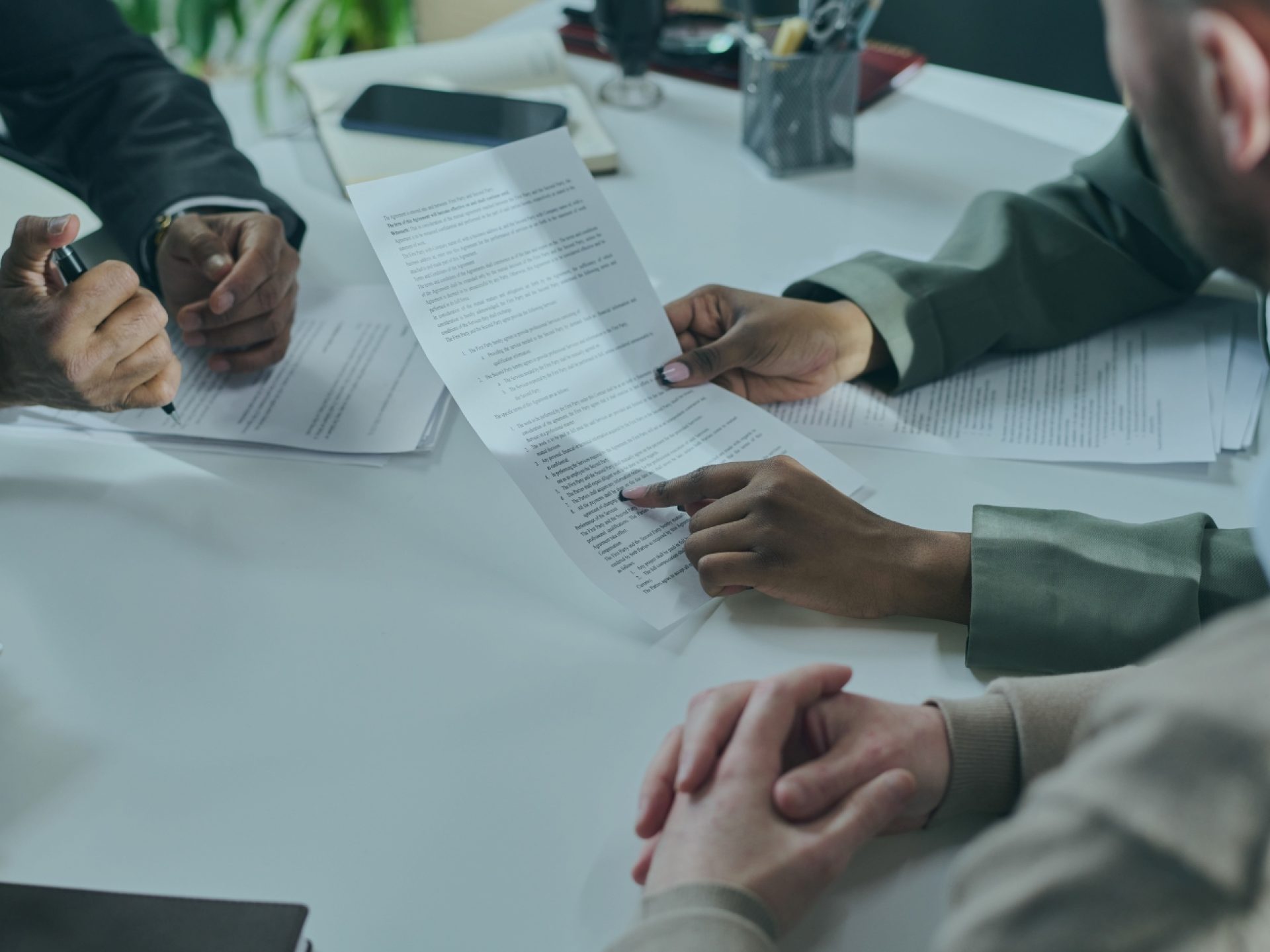 Qual a melhor forma de proteger a relação entre os sócios ?